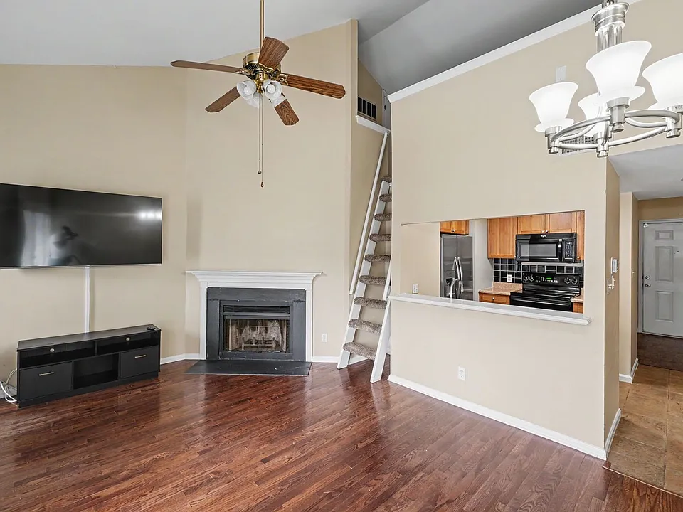 244 S Cedar St #5