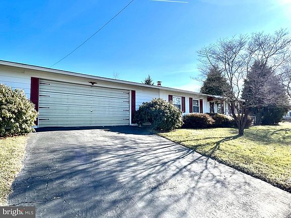 2nd image of 1310 Cedarwood Dr