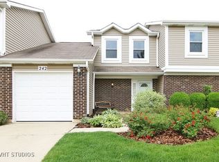 242 Coventry Ct, Bloomingdale, IL 60108
