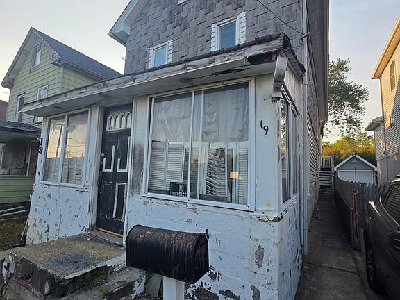 3rd image of 19 Herman St