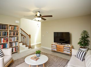 2104 SW Timbertrace Ln, Lees Summit, MO 64082