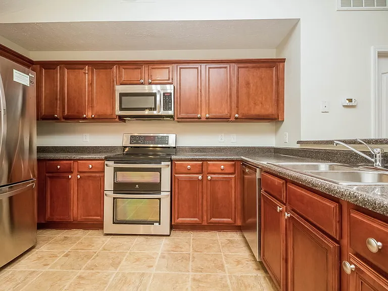 2116 Cason Trl — Photo 5
