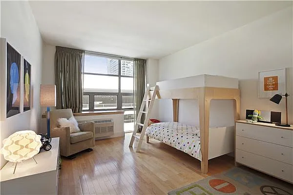 Sold by R New York | media 1