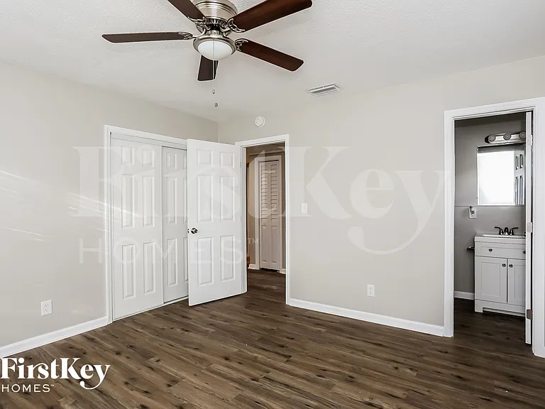 2853 Oakcove Ln — Photo 9