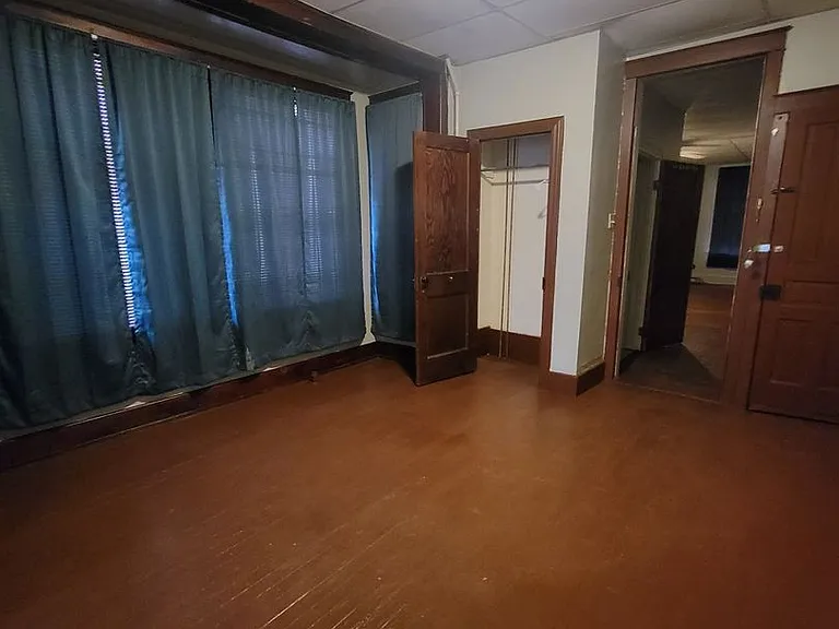562 Atlantic Ave — Photo 5