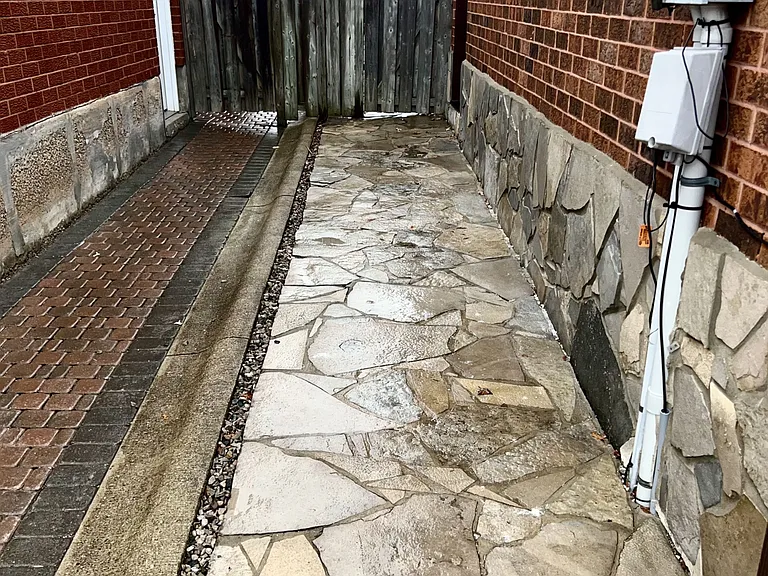 121 Jackman Cres — Photo 5