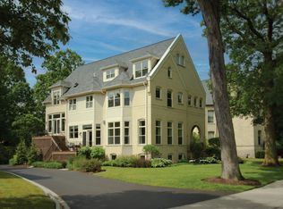 40 Scott Loop, Highland Park, IL 60035