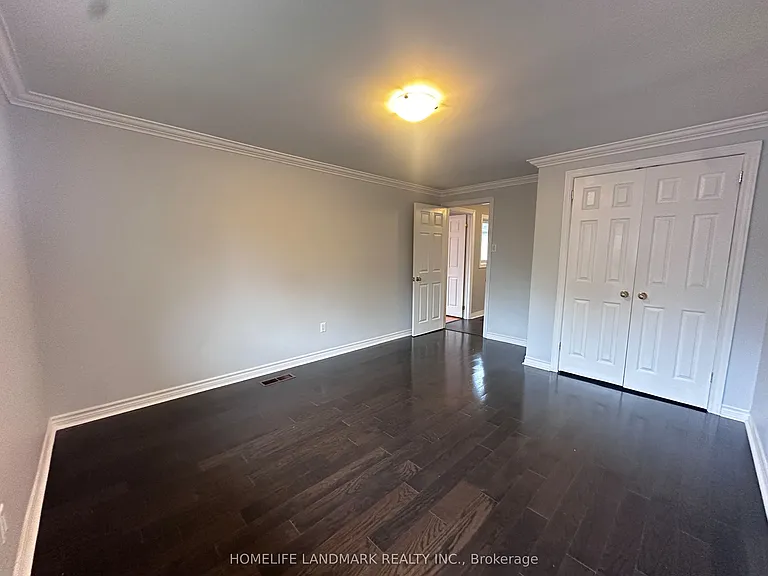 3 Padget Pl — Photo 17