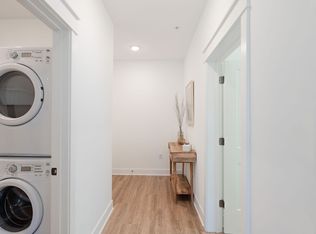 690M Avenue E E #2202, Bayonne, NJ 07002