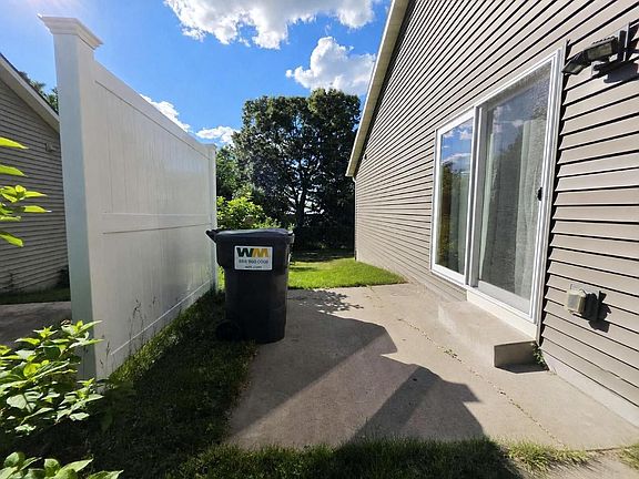 5th image of 3270 White Oak Ln