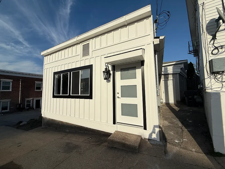 Main St