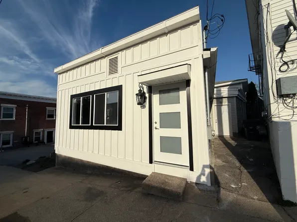 (undisclosed Address), West Warwick, RI 02893