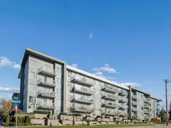 10838 Whalley Blvd #111, Surrey, BC V3R 5J7