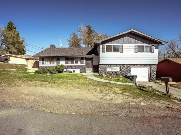 875 Washo Ln, Susanville, CA 96130