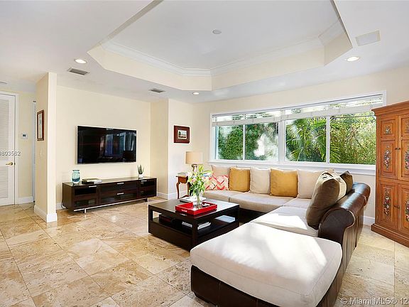 2nd image of 460 Palmwood Ln