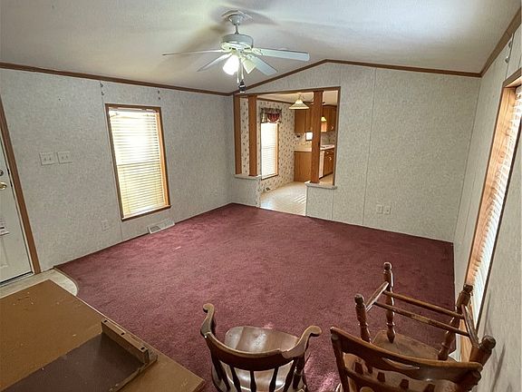 3rd image of 604 Deana Way