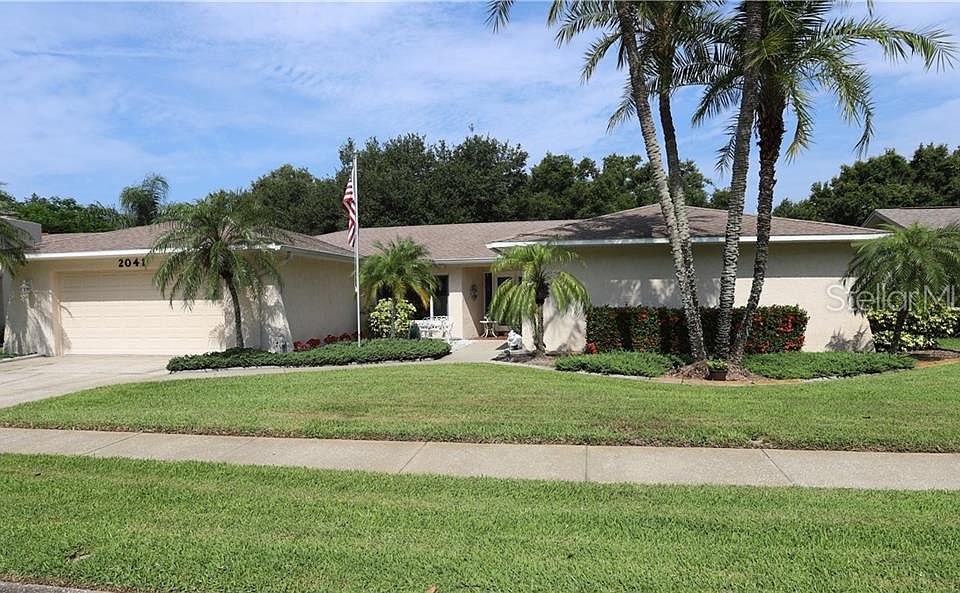 1st image of 2041 Larchmont Way
