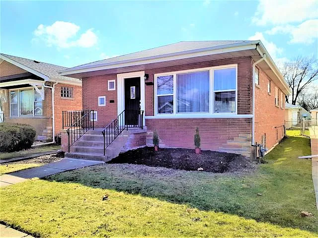 116 Granville Ave photo 1