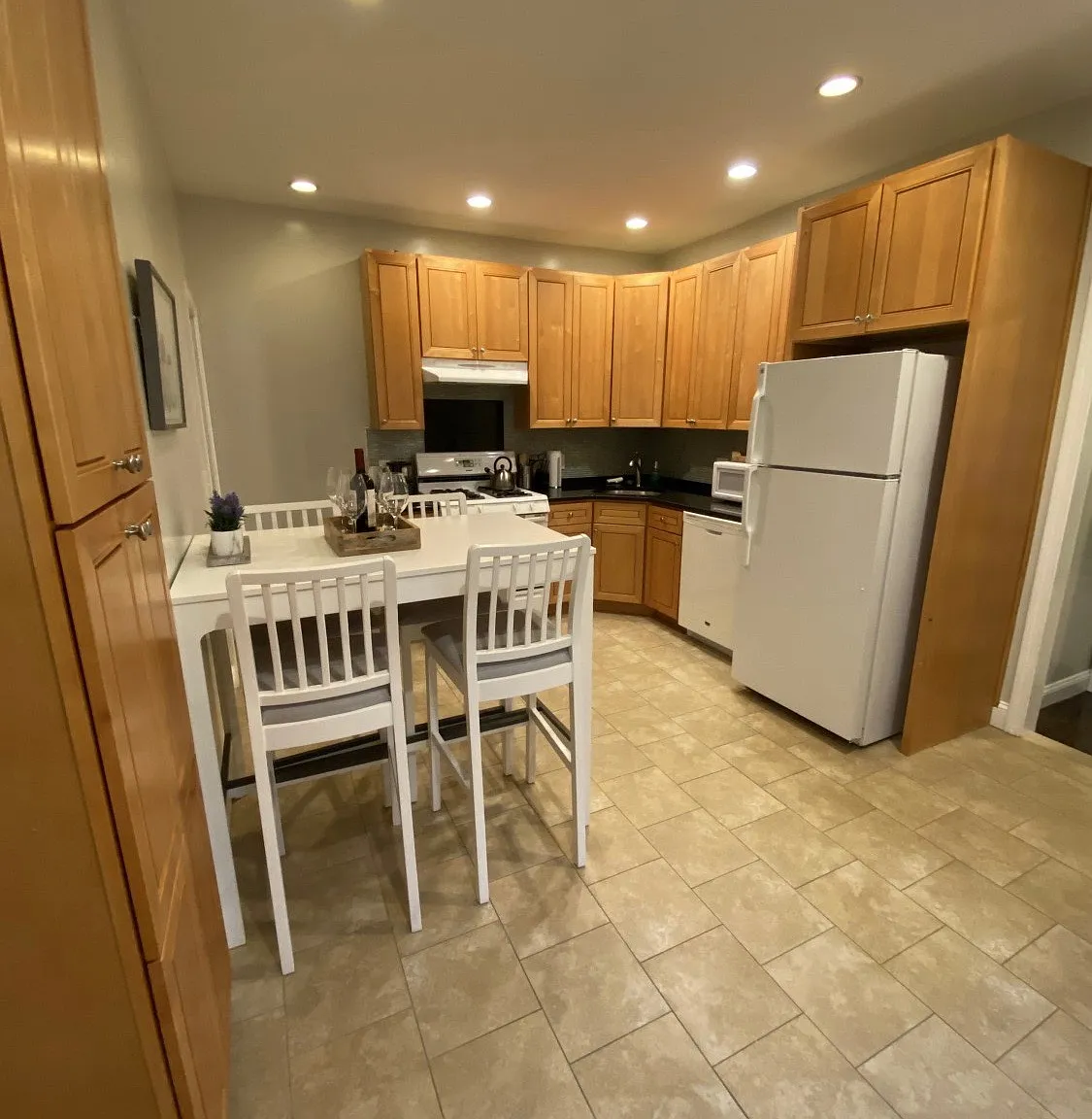 2 bed, 1000 sqft, $2,800 — Photo 2