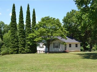 1192 W Academy St, Madison, NC 27025