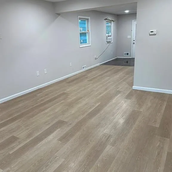 11 Hyde Ave — Photo 2