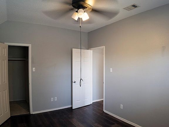 4th image of 1519 Yorkshire Dr