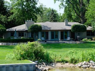 1060 Lake Angelus Shrs, Lake Angelus, MI 48326
