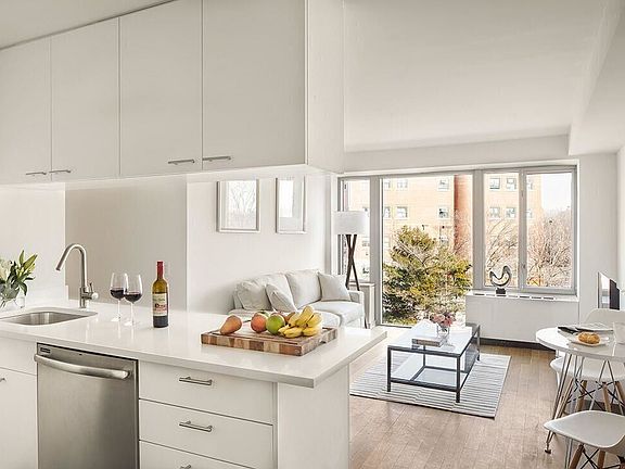 3rd image of 448 W 167th St APT 4E