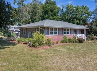 1800 Arrowhead Dr, Beloit, WI 53511