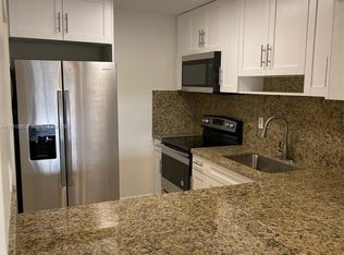 6090 W 18th Ave APT 332, Hialeah, FL 33012