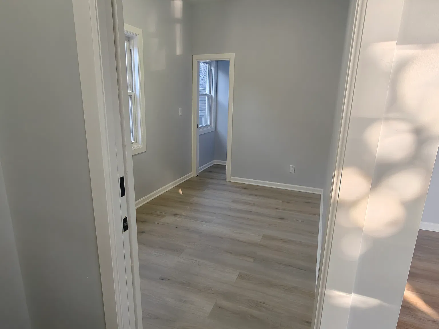 3 bed, $1,800 — Photo 2