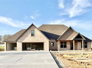 2104 Taylor Orchard Rd, Gentry, AR 72734