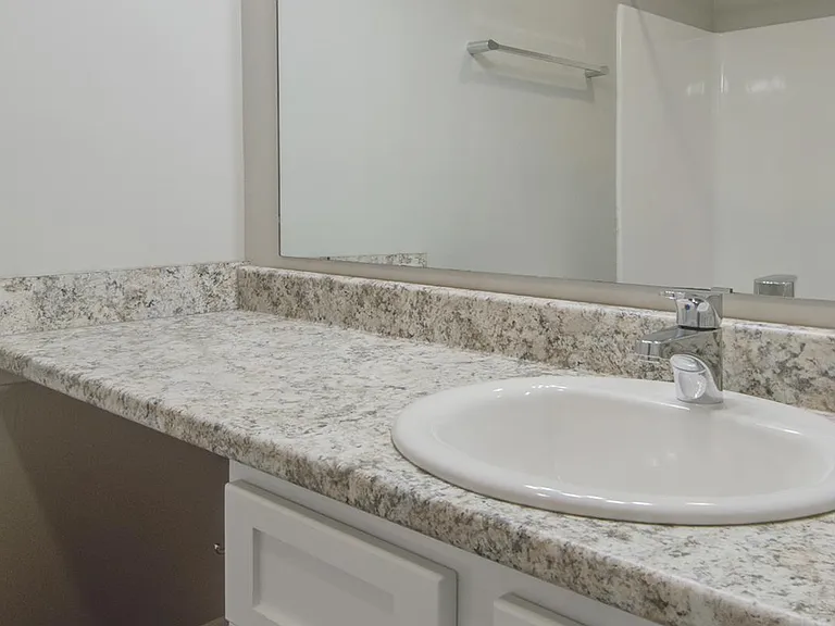 Hillhurst Apartments — Photo 25