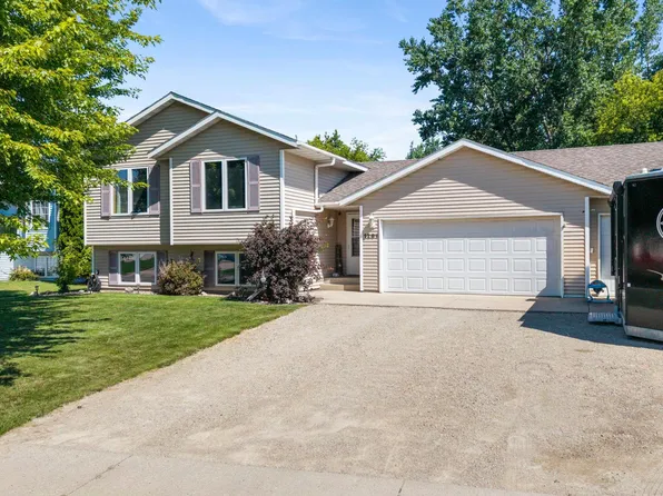 1291 Bellflower Ln NE, Owatonna, MN 55060