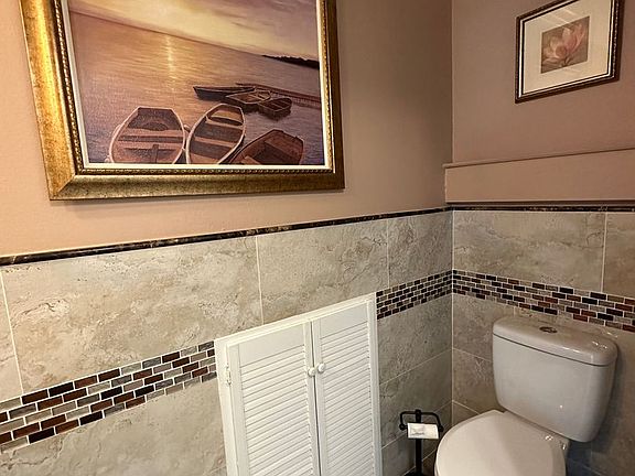 5th image of 1799 N Highland Ave #134