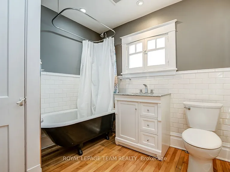 995 Gladstone Ave — Photo 23