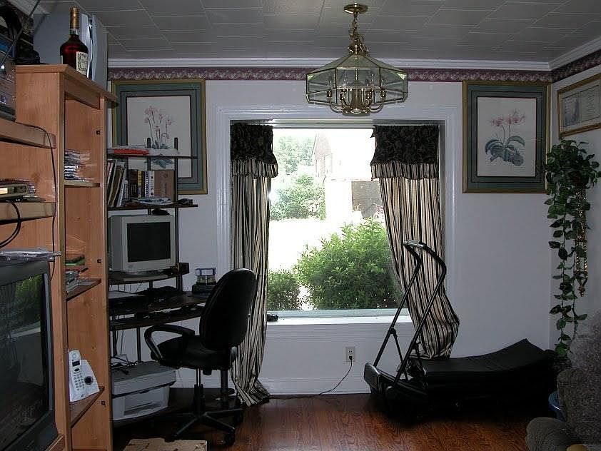 2nd image of 204 Lynch St