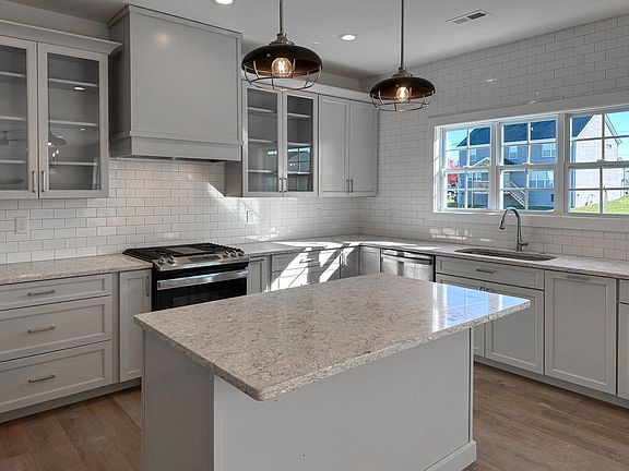 3rd image of 120 Watkins Dr