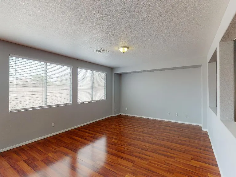 377 Ravensmere Ave — Photo 14