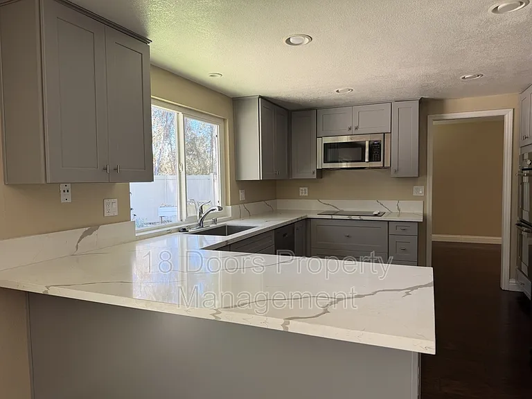 11035 Forestview Ln — Photo 36