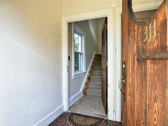 5th image of 311 Collins Ave Floor 2