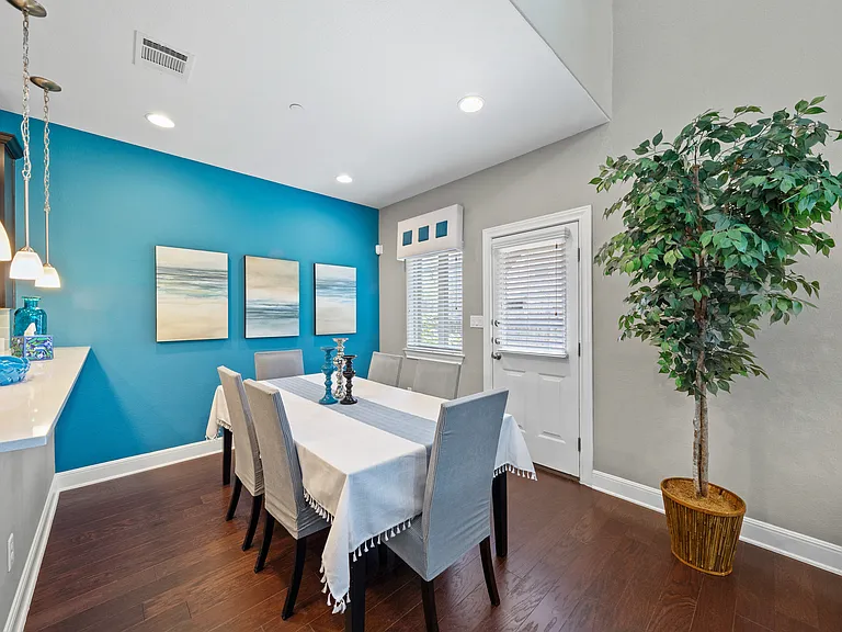 2214 S Lakeline Blvd — Photo 2