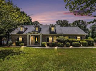 96 Pointe View Ct, Jackson, GA 30233