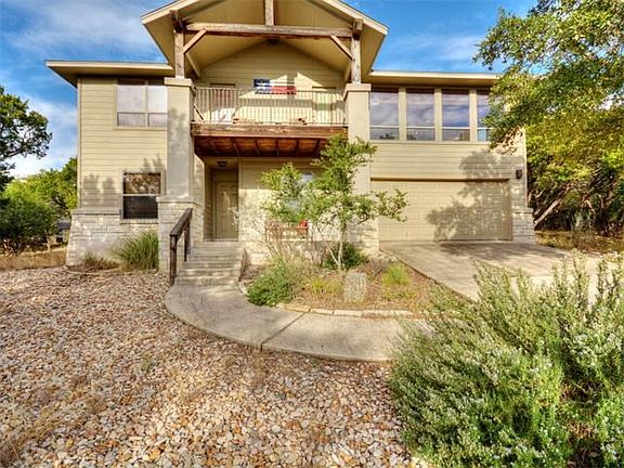 3rd image of 202 Pinehurst Cir