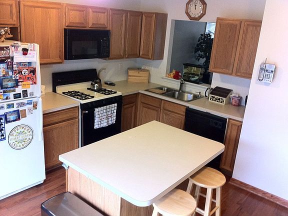 Kitchen with island