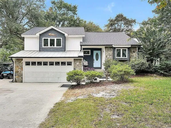 2002 Petes Camp Dr SE, Southport, NC 28461