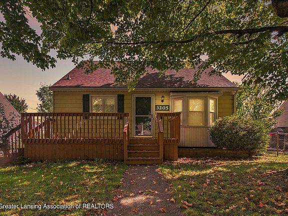 2nd image of 3205 Plymouth Dr