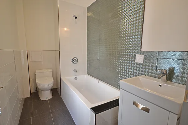 Rented by Bold New York | media 30
