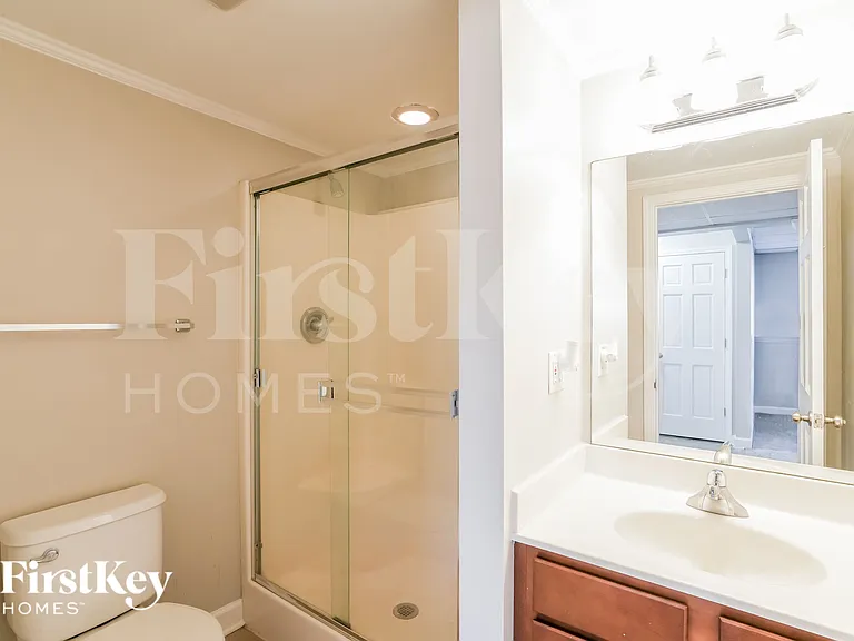 3219 W Beach Dr — Photo 9