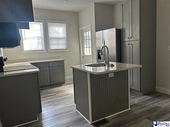 4th image of 710 Gregg Ave #A